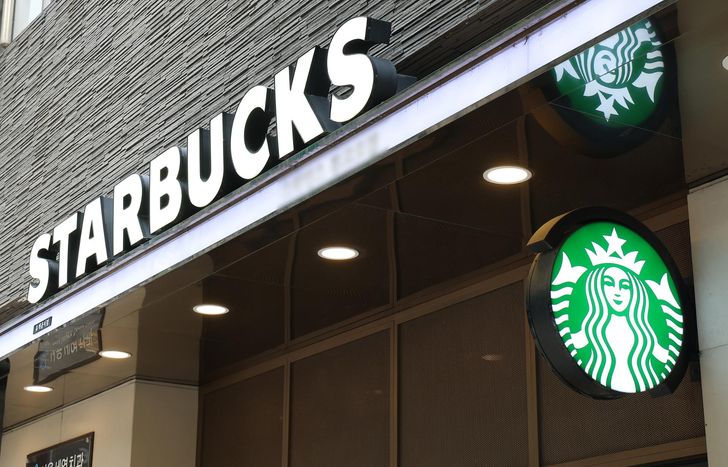 Starbucks Headquarters Apologises Over ‘Tank Day’ Controversy After Massive Backlash
