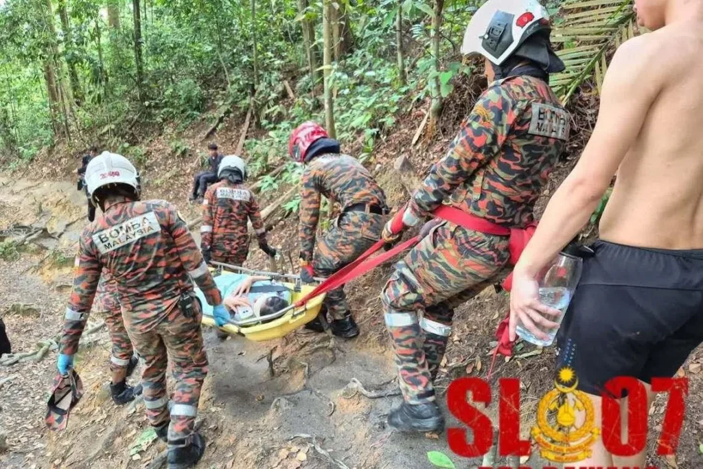 Singaporean Woman Rescued After Falling at Waterfall in Malaysia’s Selangor State